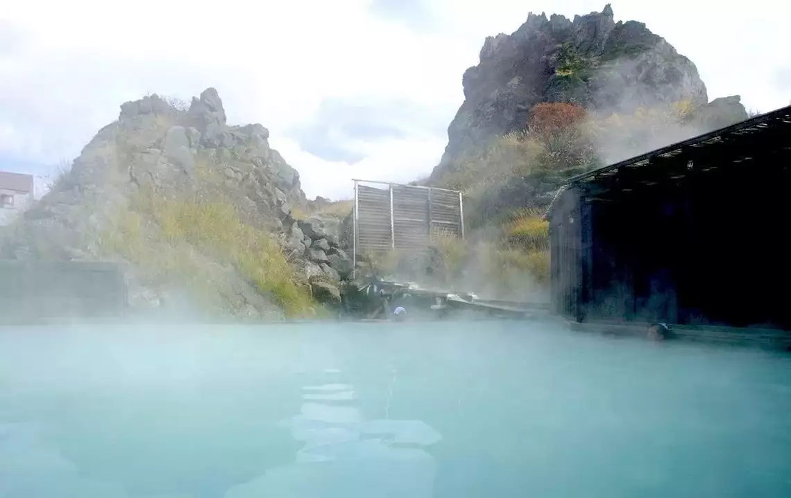 須川高原大露天風呂「大日湯」